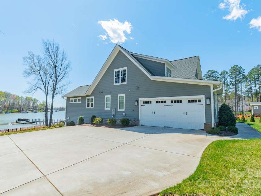 903 Cornelius Road, Mooresville, NC 28117.  MLS# CAR4301370, YatesRealty ID 3001. 
