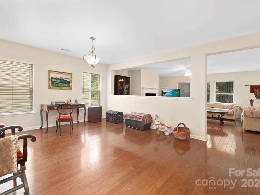 9325 Seamill Road, Charlotte, NC 28278.  MLS# CAR4130842, YatesRealty ID 3001. 