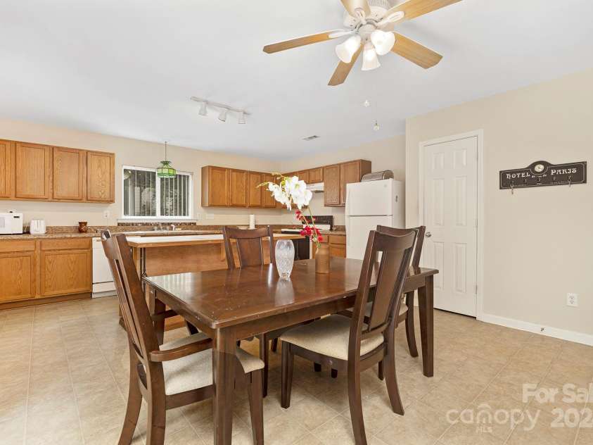 9325 Seamill Road, Charlotte, NC 28278.  MLS# CAR4130842, YatesRealty ID 3001. 