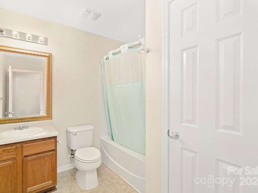 9325 Seamill Road, Charlotte, NC 28278.  MLS# CAR4130842, YatesRealty ID 3001. Hall bath