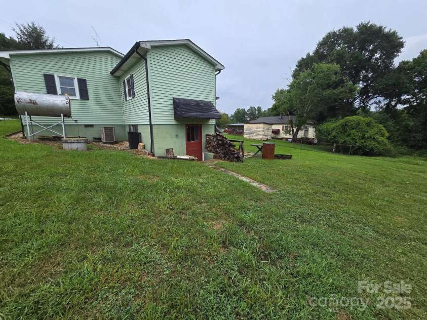 105 La Colline Avenue, Morganton, NC 28655.  MLS# CAR4288424, YatesRealty ID 30010. 