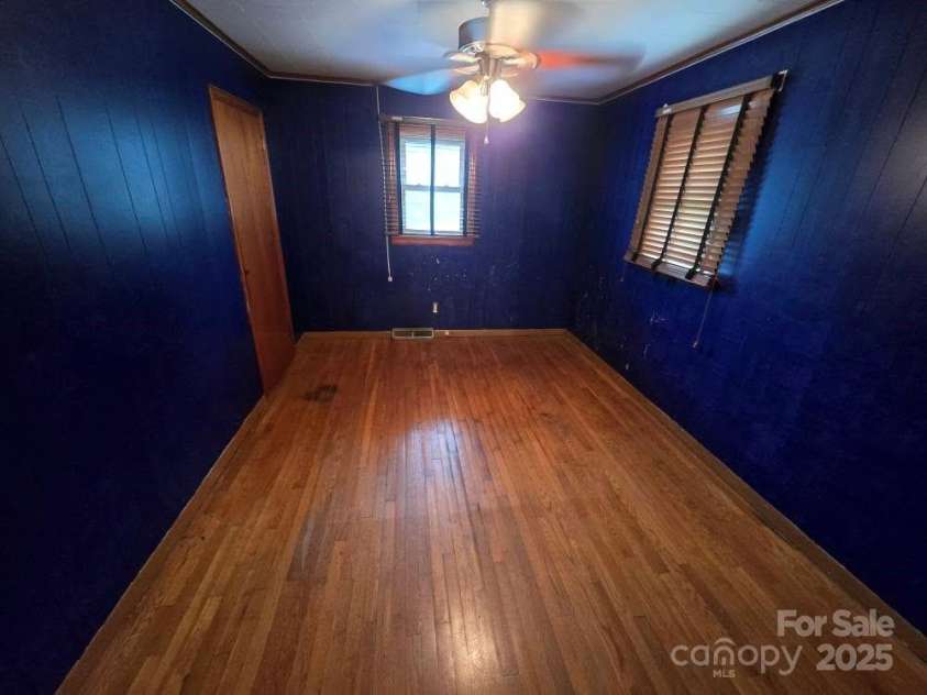 105 La Colline Avenue, Morganton, NC 28655.  MLS# CAR4288424, YatesRealty ID 30010. 