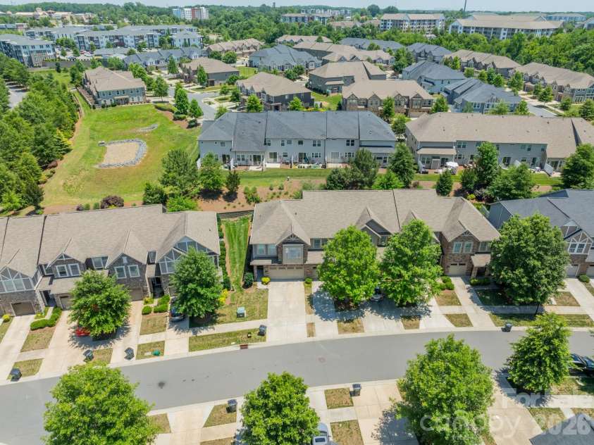 5636 Stonewells Drive, Charlotte, NC 28278.  MLS# CAR4389798, YatesRealty ID 30010. 