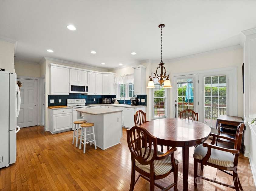 1845 Mountain Trail Drive, Charlotte, NC 28214.  MLS# CAR4391692, YatesRealty ID 30011. 