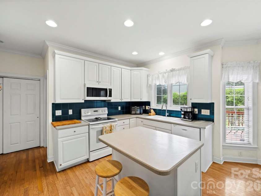1845 Mountain Trail Drive, Charlotte, NC 28214.  MLS# CAR4391692, YatesRealty ID 30011. 