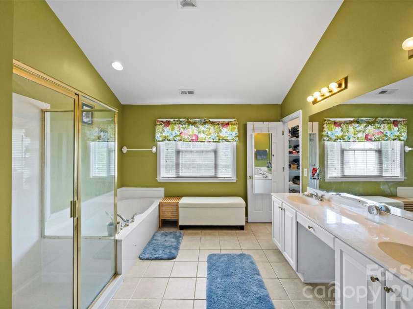 1845 Mountain Trail Drive, Charlotte, NC 28214.  MLS# CAR4391692, YatesRealty ID 30011. 