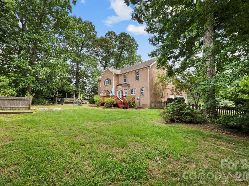 1845 Mountain Trail Drive, Charlotte, NC 28214.  MLS# CAR4391692, YatesRealty ID 30011. 