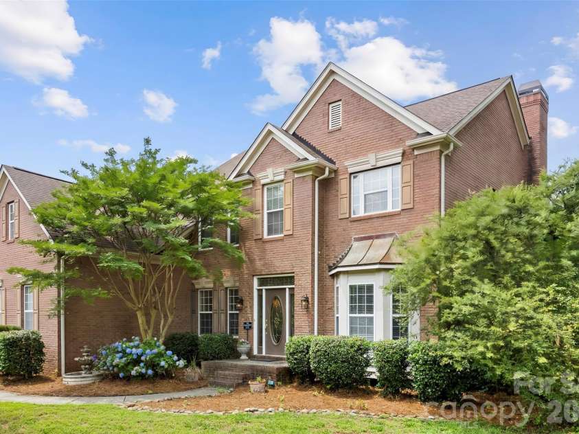 1845 Mountain Trail Drive, Charlotte, NC 28214.  MLS# CAR4391692, YatesRealty ID 30011. Brick home on corner lot with fenced yard