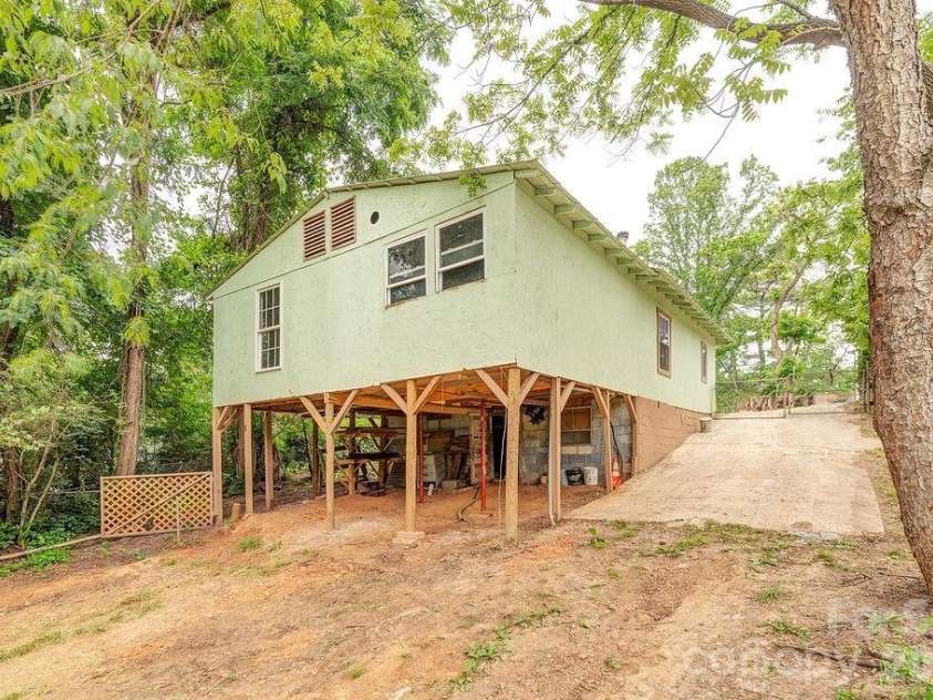 153 Vinewood Circle, Asheville, NC 28806.  MLS# CAR4374237, YatesRealty ID 30012. Workshop back view