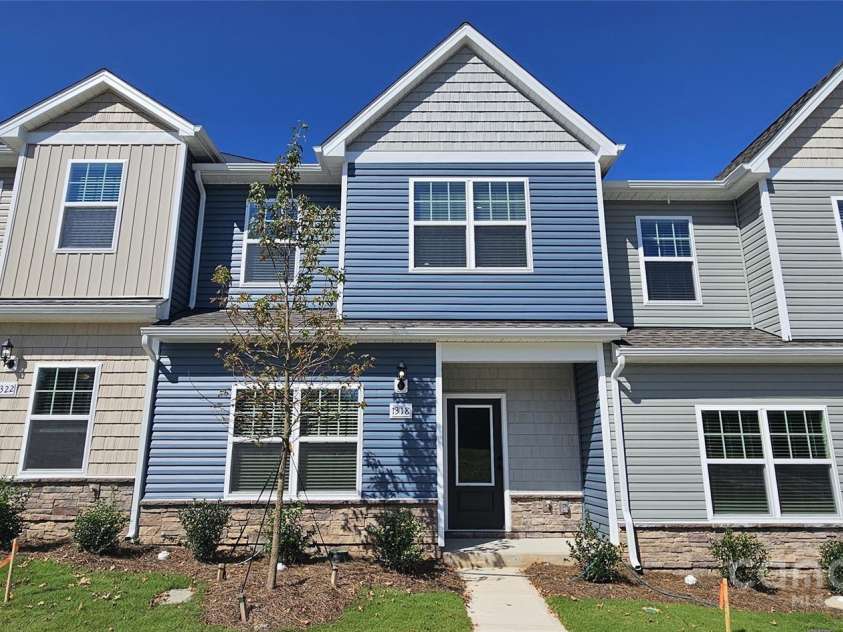 1318 Principal Featherstone Avenue, Gastonia, NC 28052.  MLS# CAR4288480, YatesRealty ID 30013. The Cedar built at 1318 Principal Featherstone Ave.