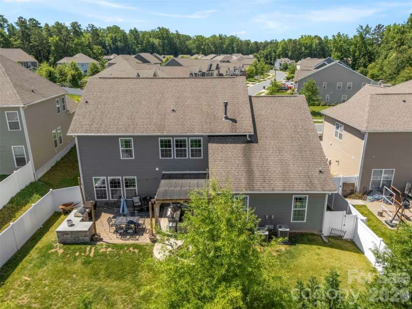 2128 Lapalma Trace, Lake Wylie, SC 29710.  MLS# CAR4391229, YatesRealty ID 30013. 