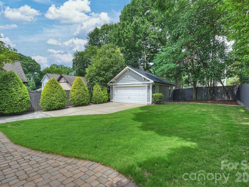 2905 Georgia Avenue, Charlotte, NC 28205.  MLS# CAR4392319, YatesRealty ID 30016. 
