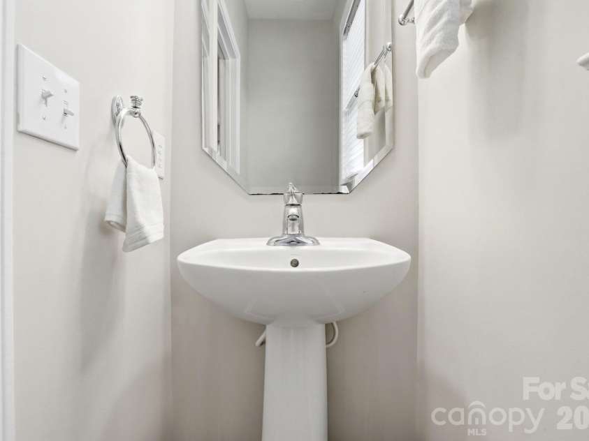 3275 Dunbar Lane, Indian Land, SC 29707.  MLS# CAR4390417, YatesRealty ID 30017. Half Bath on Main