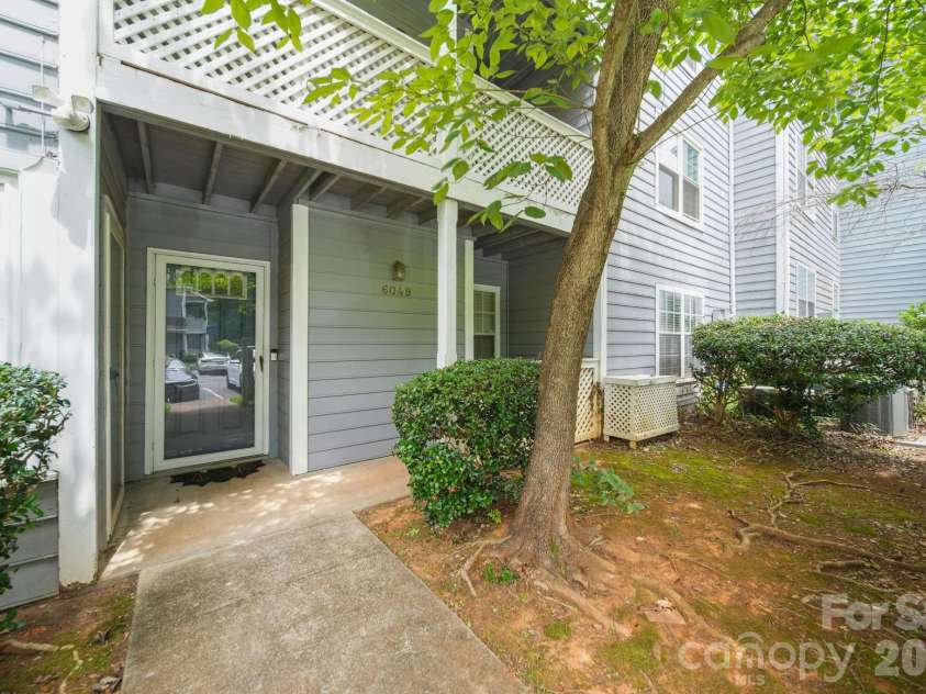 6049 Green Forest Drive, Charlotte, NC 28212.  MLS# CAR4391912, YatesRealty ID 30018. 