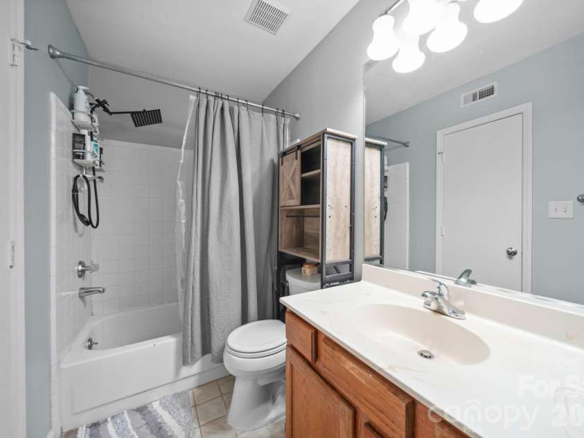 6049 Green Forest Drive, Charlotte, NC 28212.  MLS# CAR4391912, YatesRealty ID 30018. Primary Bathroom