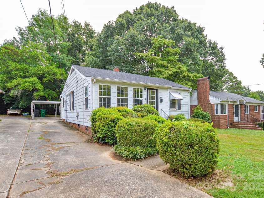 1804 Haines Street, Charlotte, NC 28216.  MLS# CAR4287697, YatesRealty ID 30019. 