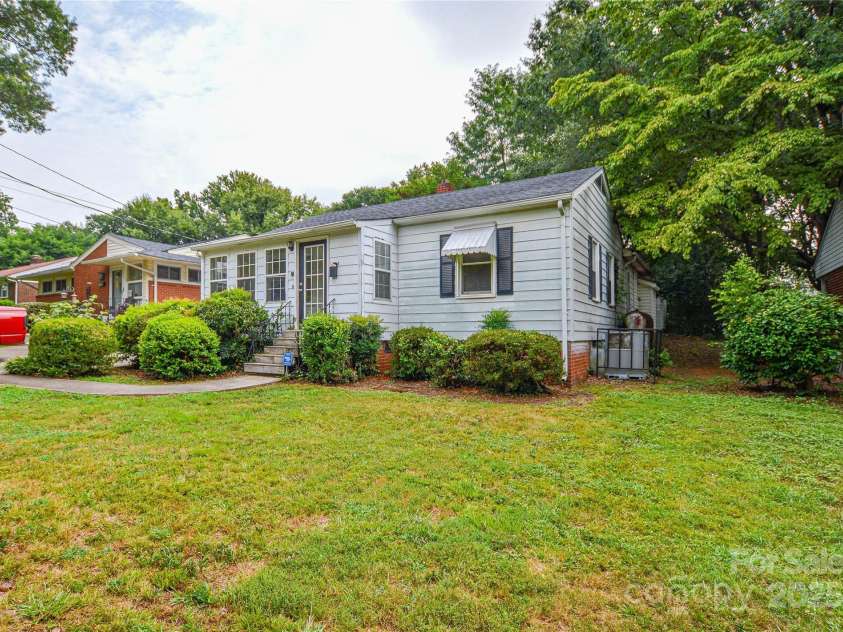 1804 Haines Street, Charlotte, NC 28216.  MLS# CAR4287697, YatesRealty ID 30019. 