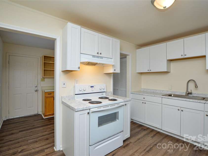 1804 Haines Street, Charlotte, NC 28216.  MLS# CAR4287697, YatesRealty ID 30019. 