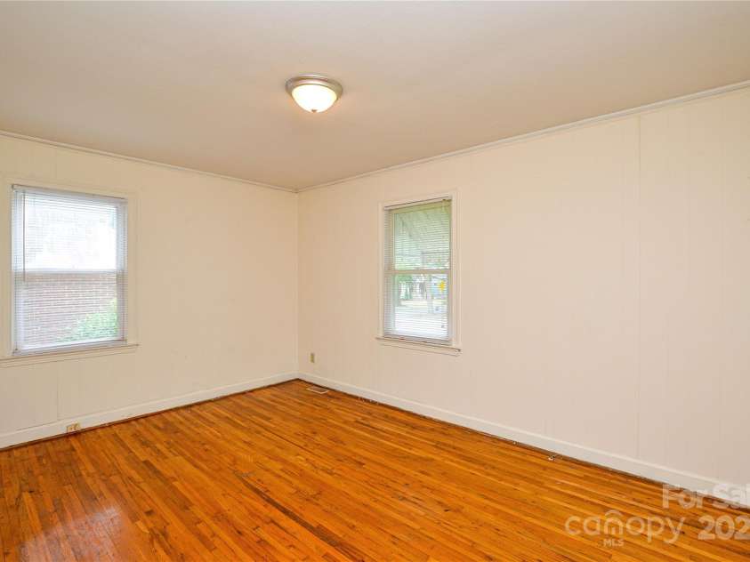 1804 Haines Street, Charlotte, NC 28216.  MLS# CAR4287697, YatesRealty ID 30019. 