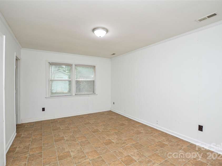 1804 Haines Street, Charlotte, NC 28216.  MLS# CAR4287697, YatesRealty ID 30019. 