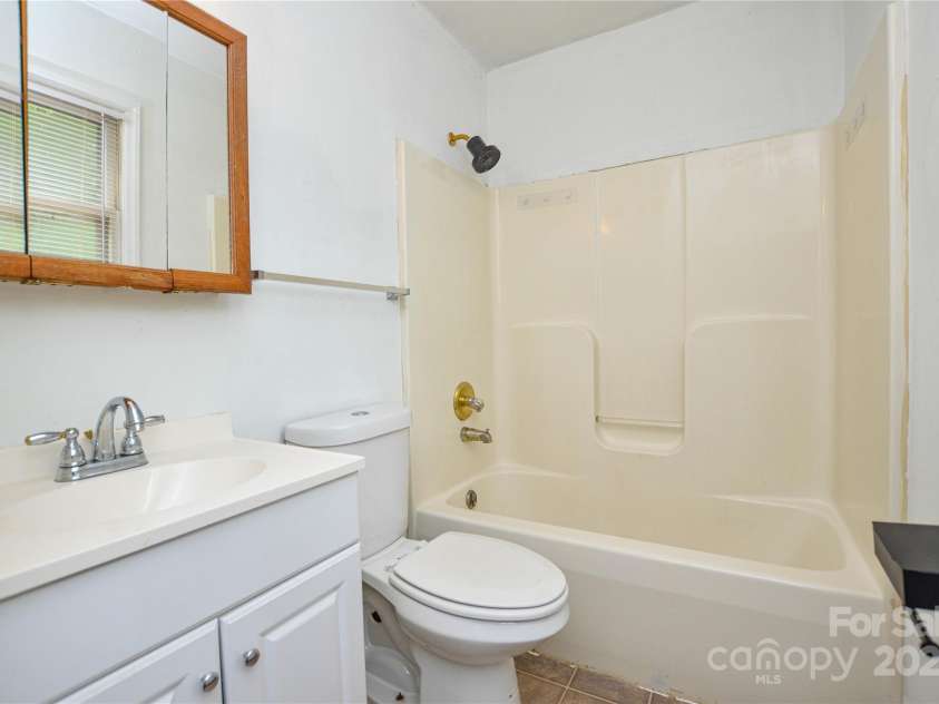 1804 Haines Street, Charlotte, NC 28216.  MLS# CAR4287697, YatesRealty ID 30019. 