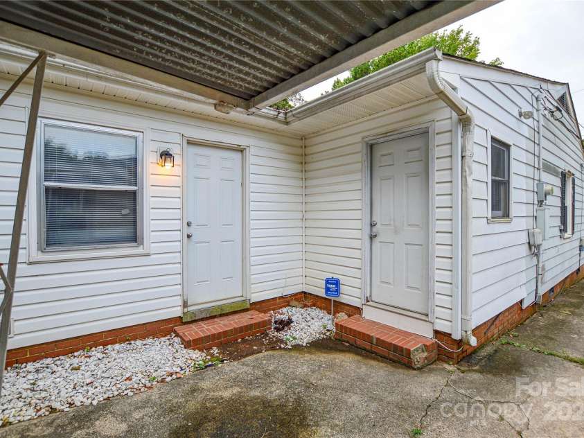 1804 Haines Street, Charlotte, NC 28216.  MLS# CAR4287697, YatesRealty ID 30019. 