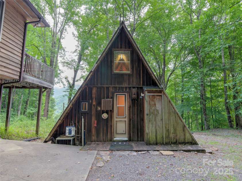346 Rush Cove, Burnsville, NC 28714.  MLS# CAR4182239, YatesRealty ID 3002. 