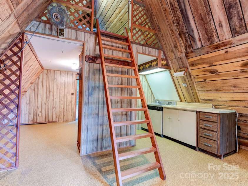 346 Rush Cove, Burnsville, NC 28714.  MLS# CAR4182239, YatesRealty ID 3002. 