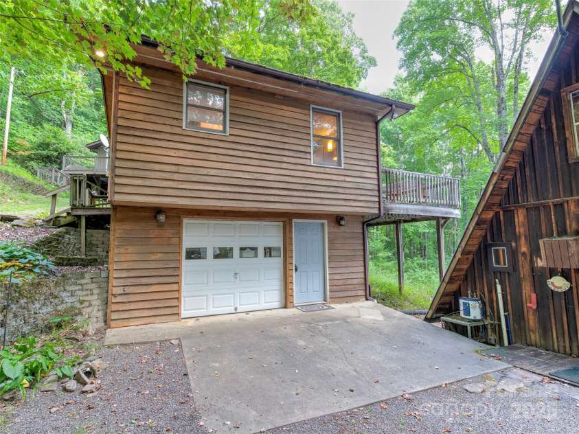 346 Rush Cove, Burnsville, NC 28714.  MLS# CAR4182239, YatesRealty ID 3002. 