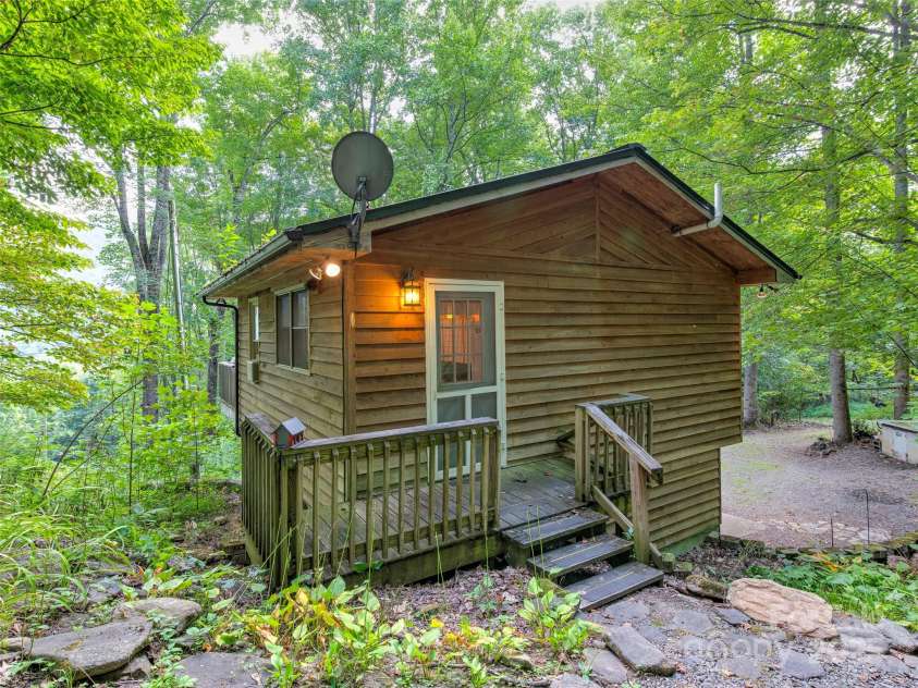 346 Rush Cove, Burnsville, NC 28714.  MLS# CAR4182239, YatesRealty ID 3002. 