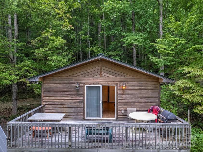 346 Rush Cove, Burnsville, NC 28714.  MLS# CAR4182239, YatesRealty ID 3002. 