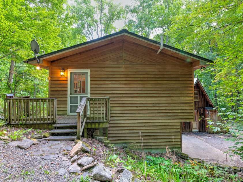 346 Rush Cove, Burnsville, NC 28714.  MLS# CAR4182239, YatesRealty ID 3002. 