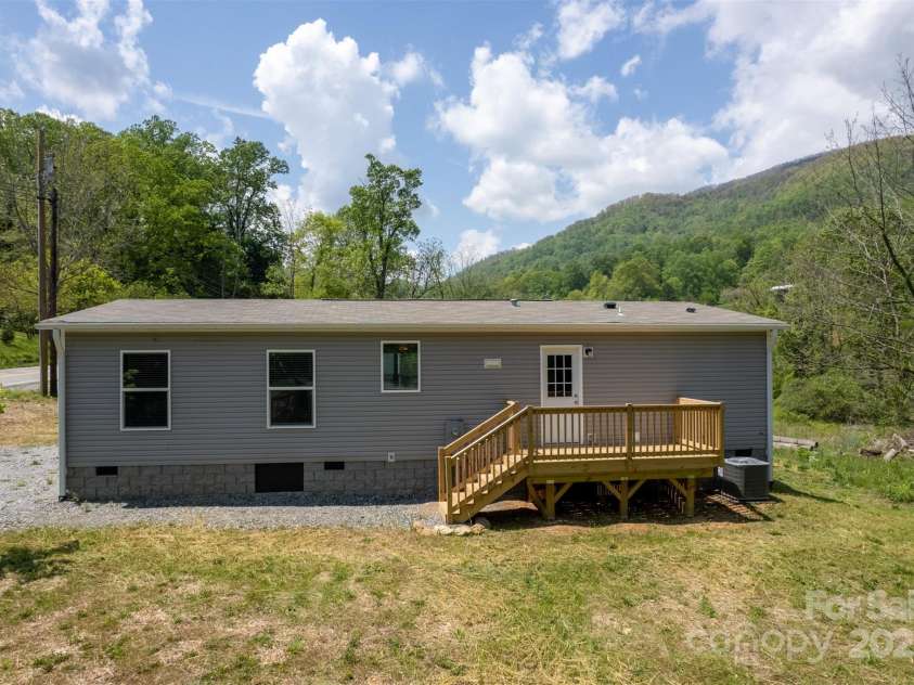 1451 Newfound Road, Leicester, NC 28748.  MLS# CAR4288649, YatesRealty ID 30020. 