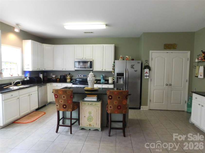 5402 Griffith Road, Monroe, NC 28112.  MLS# CAR4387389, YatesRealty ID 30020. Large kitchen