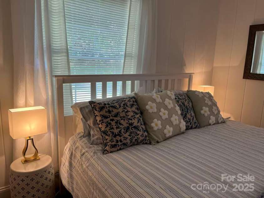 2604 5th Street, Charlotte, NC 28204.  MLS# CAR4288656, YatesRealty ID 30021. 