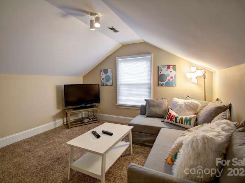 2604 5th Street, Charlotte, NC 28204.  MLS# CAR4288656, YatesRealty ID 30021. 