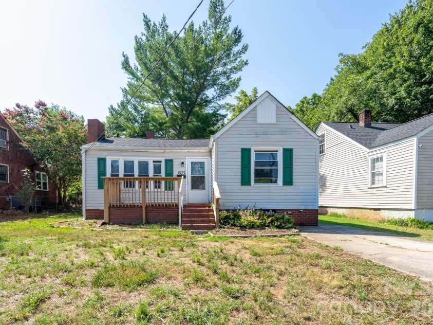 1823 2nd Street, Salisbury, NC 28144.  MLS# CAR4386892, YatesRealty ID 30022. 