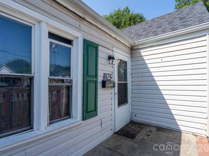 1823 2nd Street, Salisbury, NC 28144.  MLS# CAR4386892, YatesRealty ID 30022. 