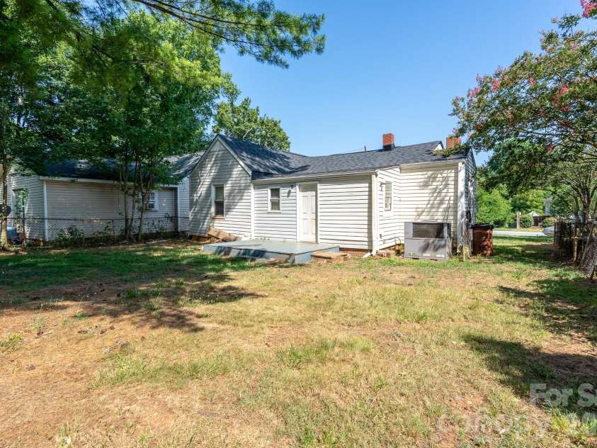 1823 2nd Street, Salisbury, NC 28144.  MLS# CAR4386892, YatesRealty ID 30022. 