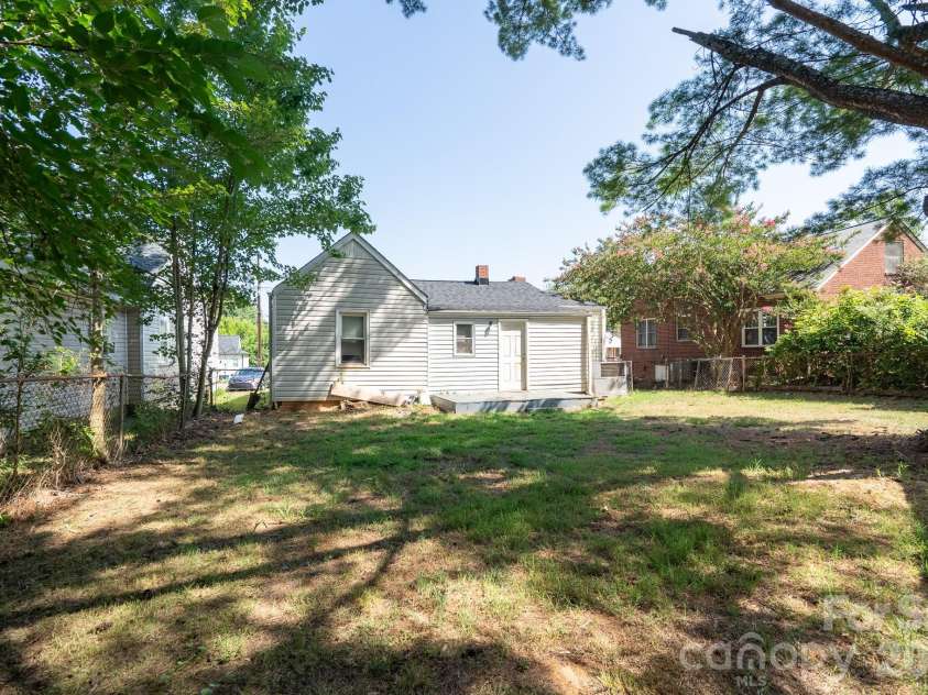 1823 2nd Street, Salisbury, NC 28144.  MLS# CAR4386892, YatesRealty ID 30022. 