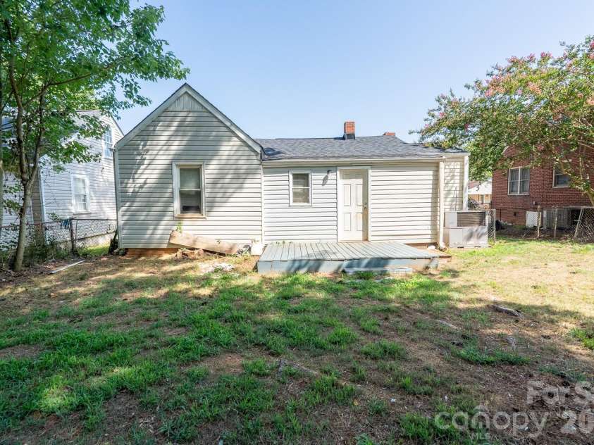 1823 2nd Street, Salisbury, NC 28144.  MLS# CAR4386892, YatesRealty ID 30022. 