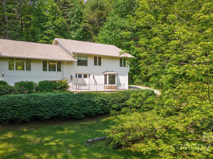 54 Deer Run, Highlands, NC 28741.  MLS# CAR4279224, YatesRealty ID 30022. 