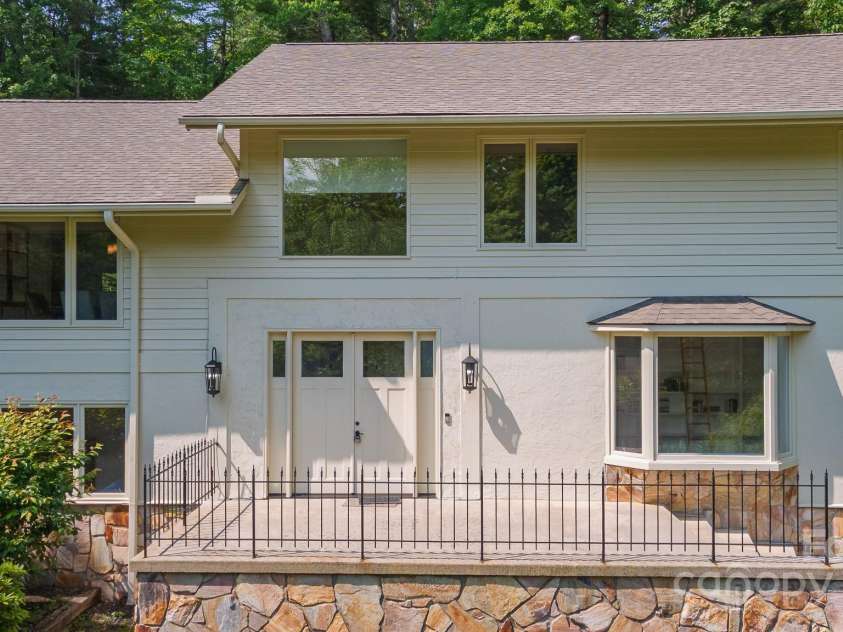 54 Deer Run, Highlands, NC 28741.  MLS# CAR4279224, YatesRealty ID 30022. 