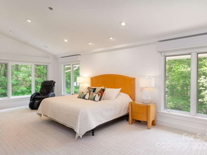 54 Deer Run, Highlands, NC 28741.  MLS# CAR4279224, YatesRealty ID 30022. 