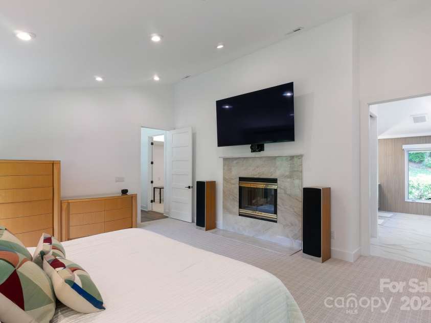 54 Deer Run, Highlands, NC 28741.  MLS# CAR4279224, YatesRealty ID 30022. 