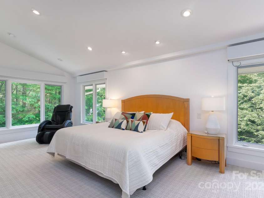 54 Deer Run, Highlands, NC 28741.  MLS# CAR4279224, YatesRealty ID 30022. 