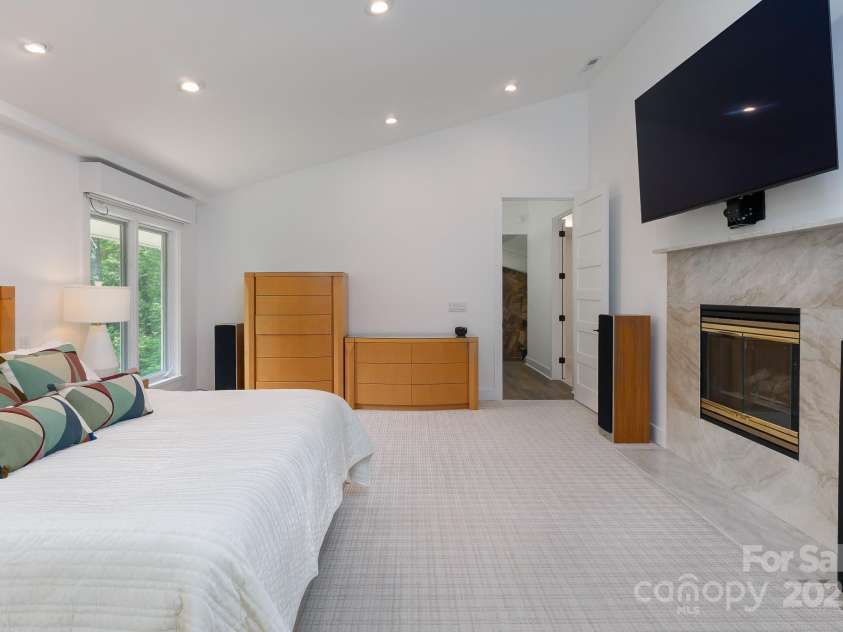 54 Deer Run, Highlands, NC 28741.  MLS# CAR4279224, YatesRealty ID 30022. 