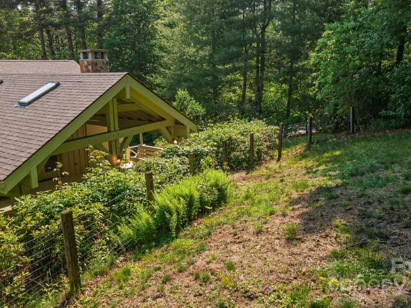 54 Deer Run, Highlands, NC 28741.  MLS# CAR4279224, YatesRealty ID 30022. 