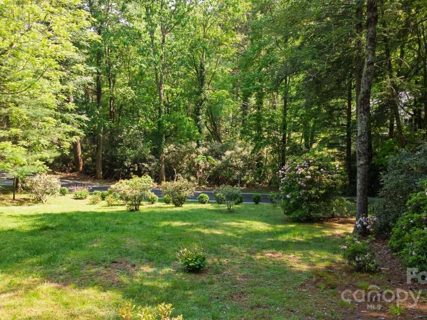 54 Deer Run, Highlands, NC 28741.  MLS# CAR4279224, YatesRealty ID 30022. 