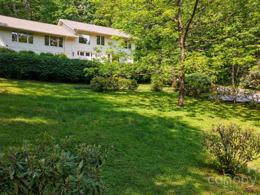 54 Deer Run, Highlands, NC 28741.  MLS# CAR4279224, YatesRealty ID 30022. 